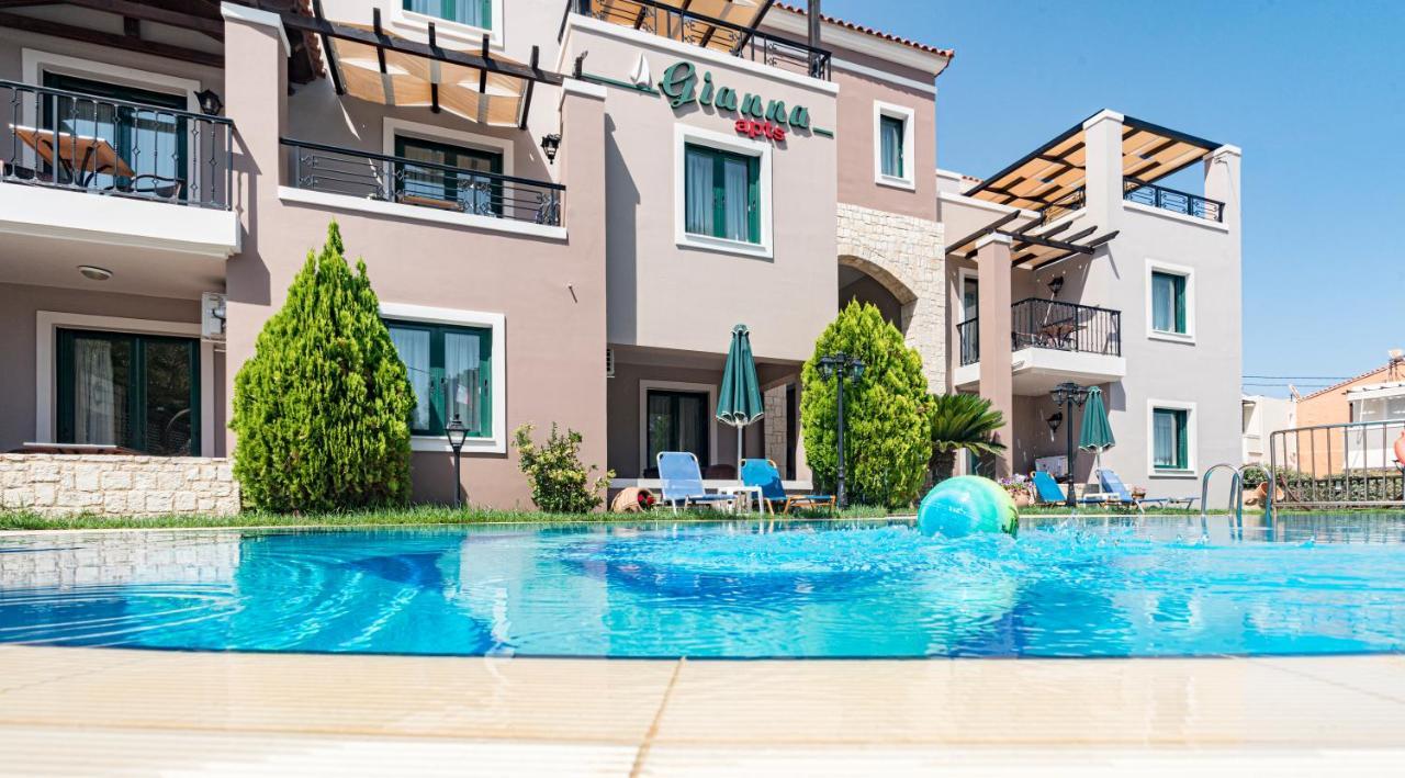 אלמירידה Gianna Apartments מראה חיצוני תמונה